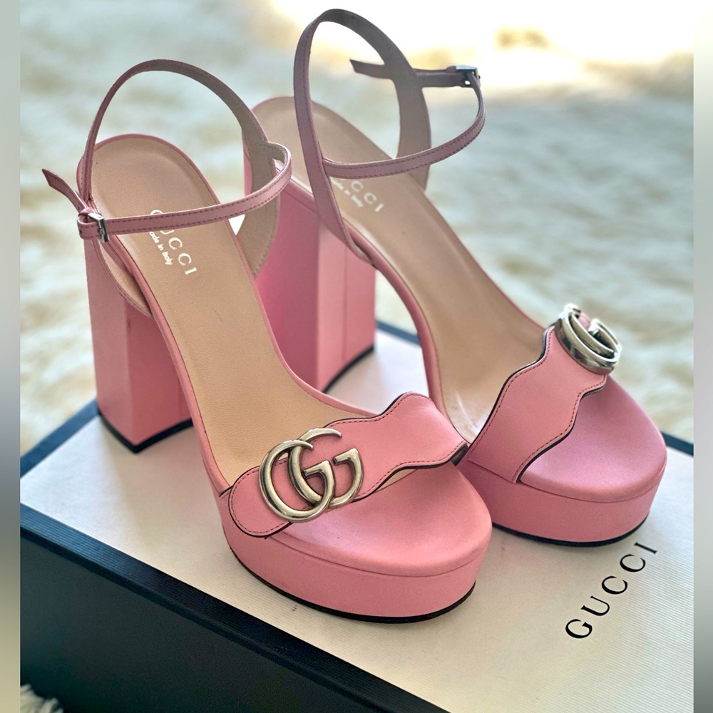 GUCCI GG Marmont Lifford Pink Platform 
Sandals